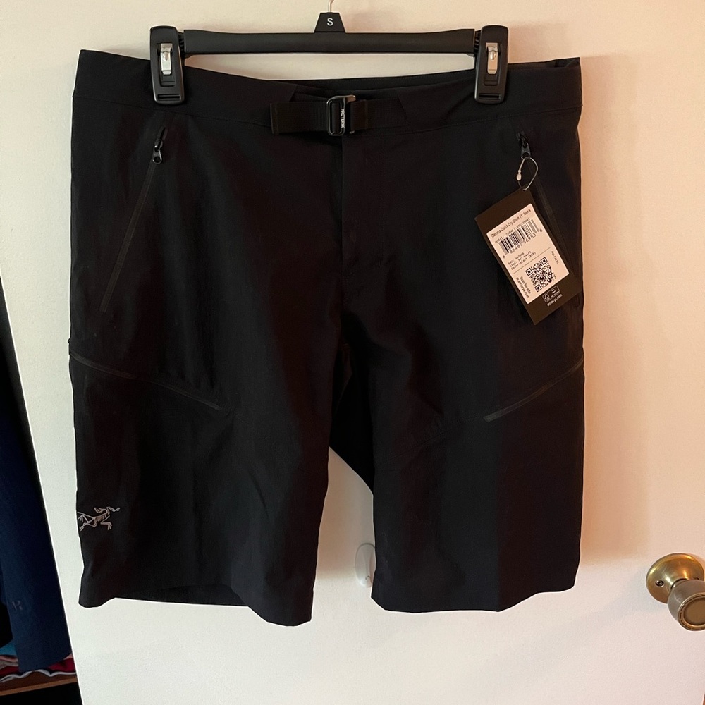 Arcteryx Gamma Quick dry 11” shorts black size 34